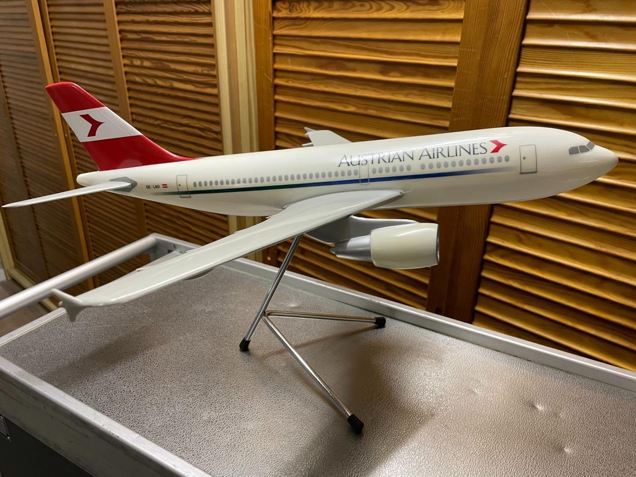 1/100 scale Austrian Airlines Airbus A310-300 vintage