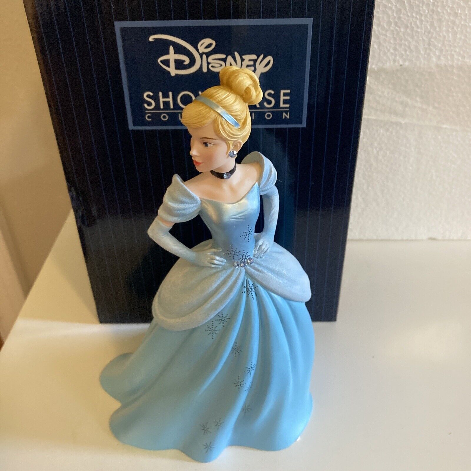 Enesco Disney Showcase Collection Cinderella 6005684 Figurine Blue 03447
