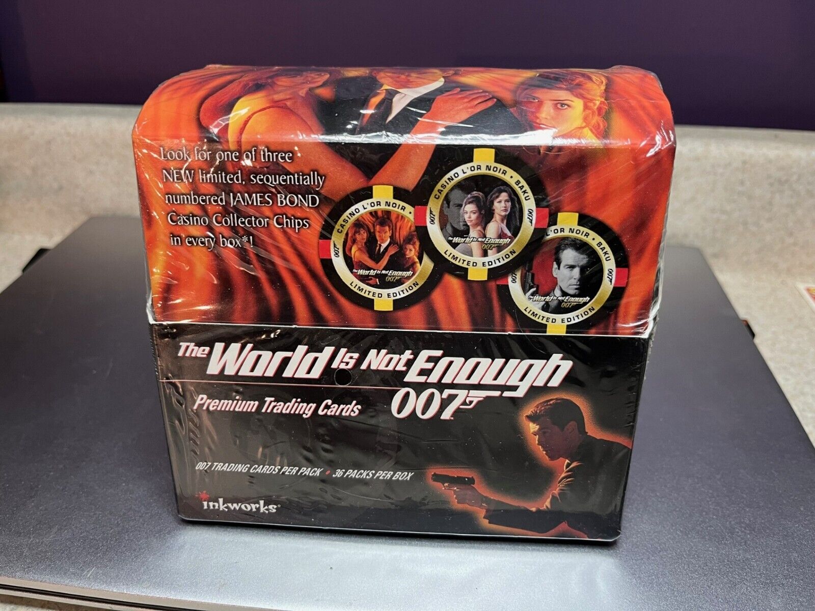 James Bond The World Is Not Enough Movie Card Box 36 Packs Inkworks 1999