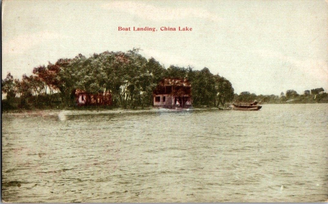 1906. BOAT LANDING. CHINA LAKE, MAINE. POSTCARD QQ15