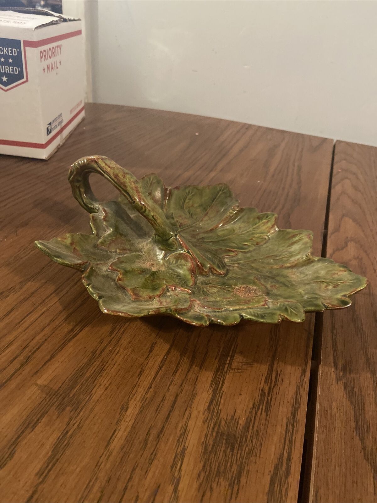 vintage ceramic leaf tray
