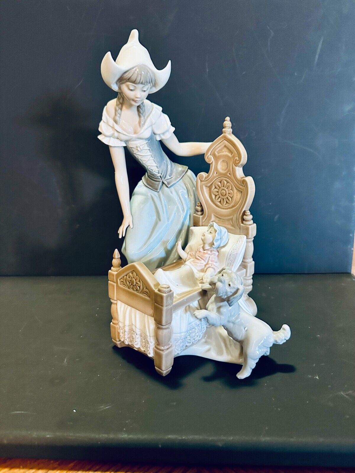 Lladro #5083 Dutch Mother Lullaby & Goodnight  Porcelain Figurine  12x6