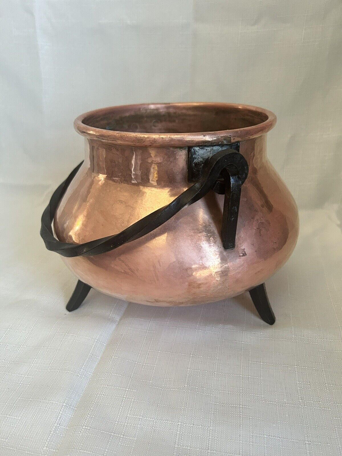Vintage Hand Hammered Copper Cauldron Pot Forged Wrought Iron Handle 3 Footed