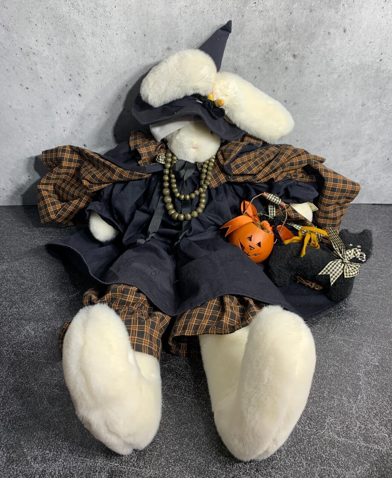 RARE Limited Edition #384 Bunnies By The Bay - 1995 Halloween - Krystal Suzanne