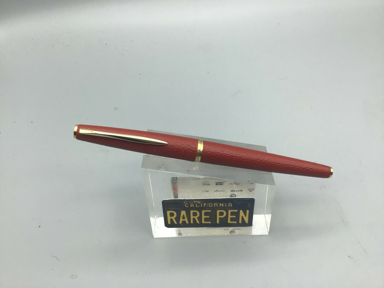 Vintage Pilot RED LEATHER Fountain Pen 18K  Fine nib NEW