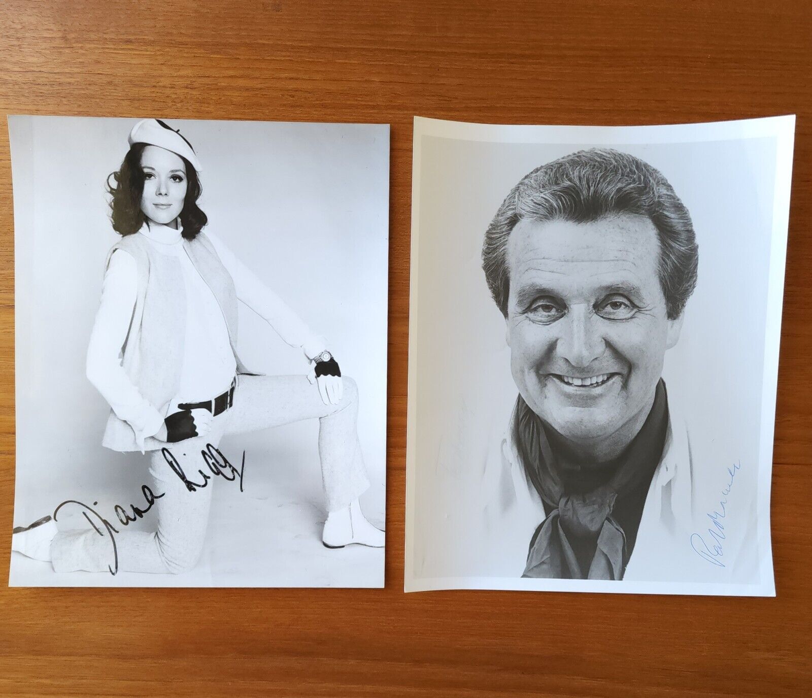 PAIR DIANA RIGG PATRICK MACNEE HAND SIGNED AUTOGRAPHED PHOTOS AVENGERS 8x10 B/W