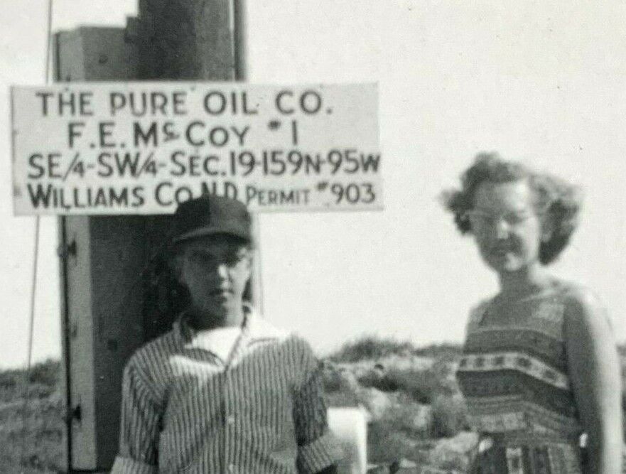 E5 Photograph Pure Oil Company Oil Well Drill Old Sign Original Photo 1950\'s