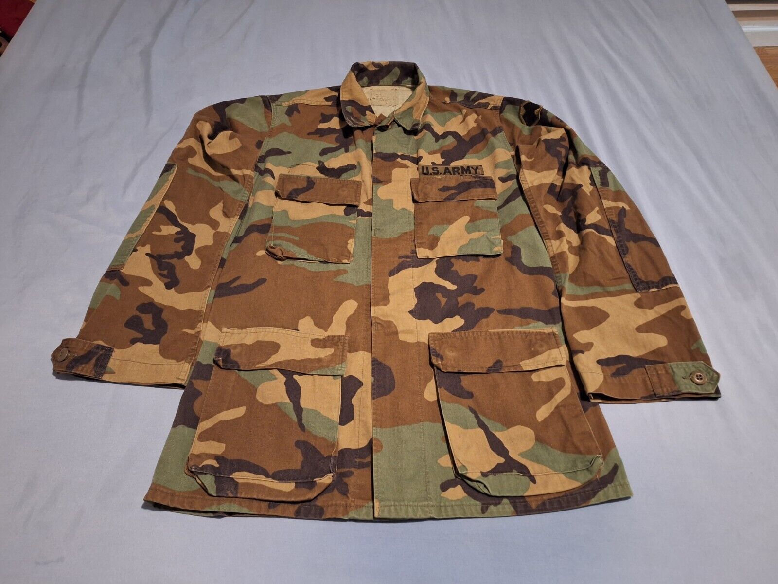 U.S. Army Woodland Camouflage Pattern Combat Coat Size Small-Long Used