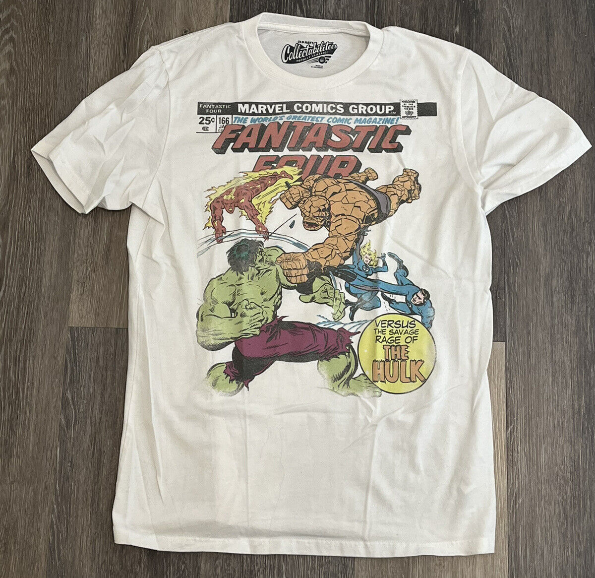 VINTAGE Old Navy Size Medium White Fantastic Four vs Hulk Graphic T-Shirt Men\'s