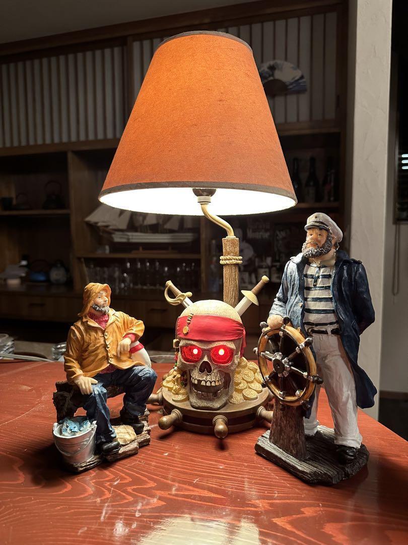 Super Rare Pirates of the Caribbean Figure Lamp Skull Disney