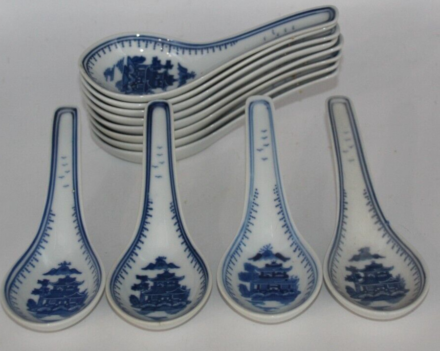 Asian Chinese Soup Spoons Blue White Porcelain Lot of 12 Vintage