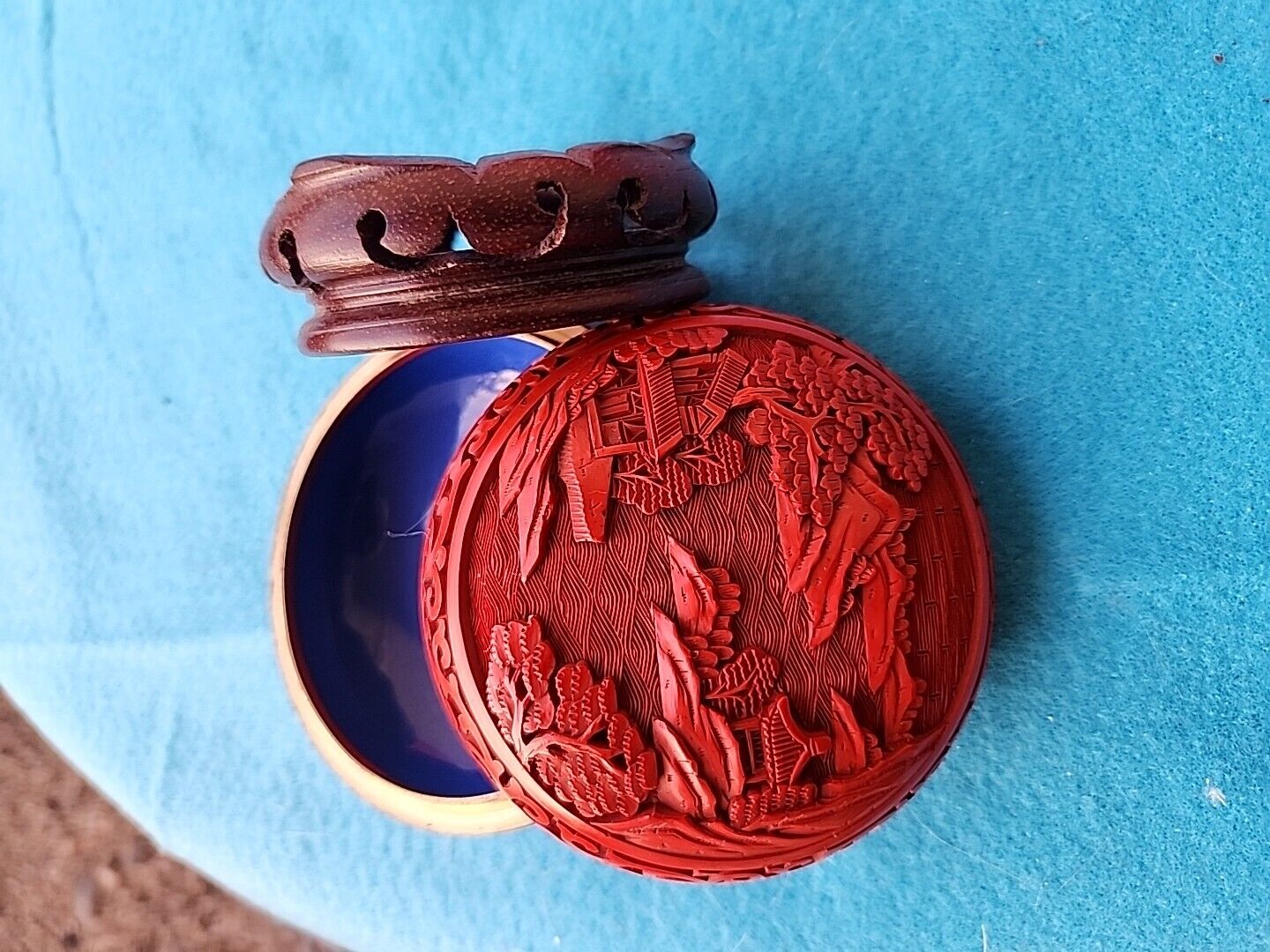 VTG CHINESE RED CARVED CINNABAR / TRINKET BOX LACQUER  BLUE W/ ROSEWOOD  BASE 