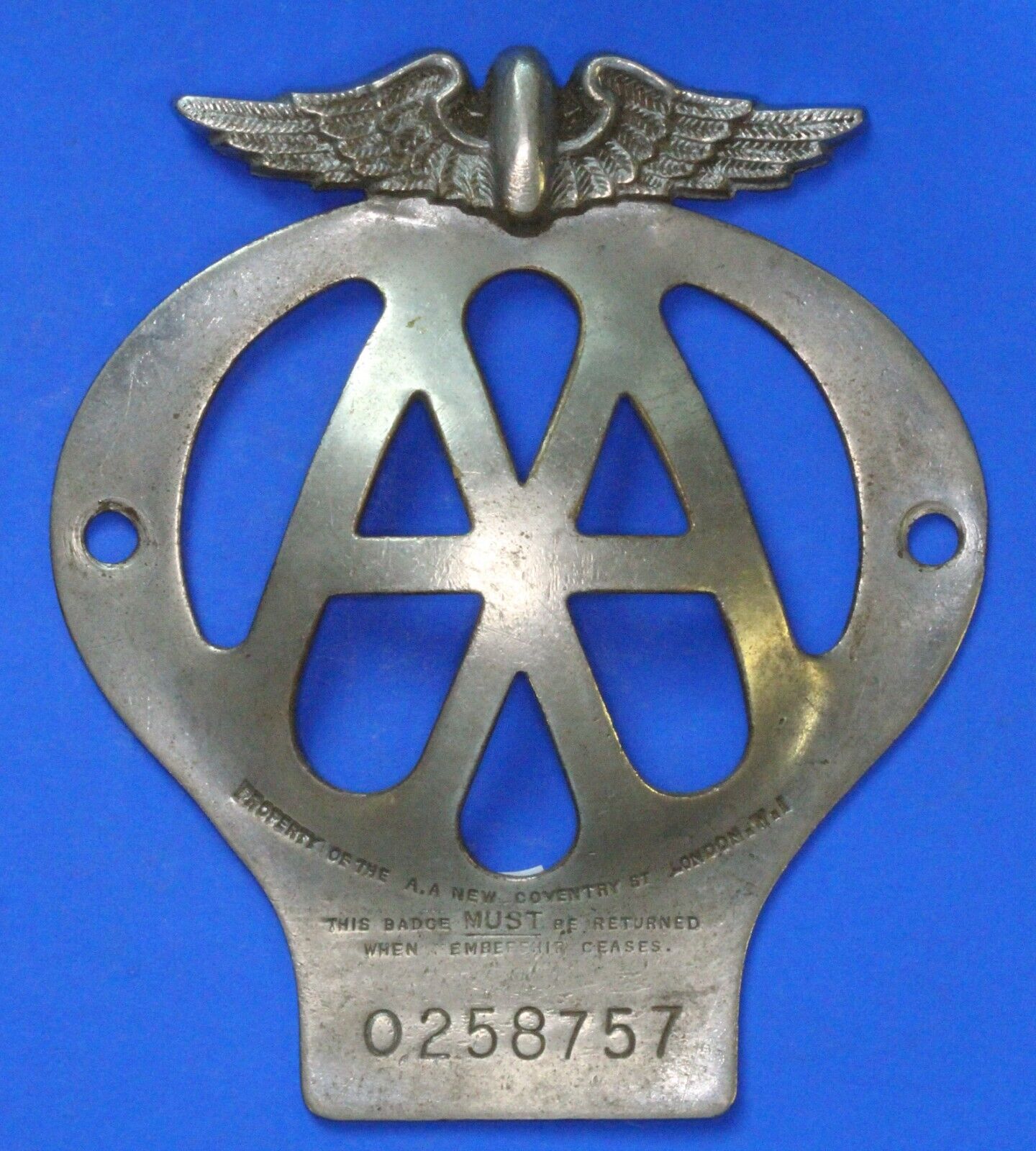 British Automobile Association AA members car badge - 1945-57  [28018]
