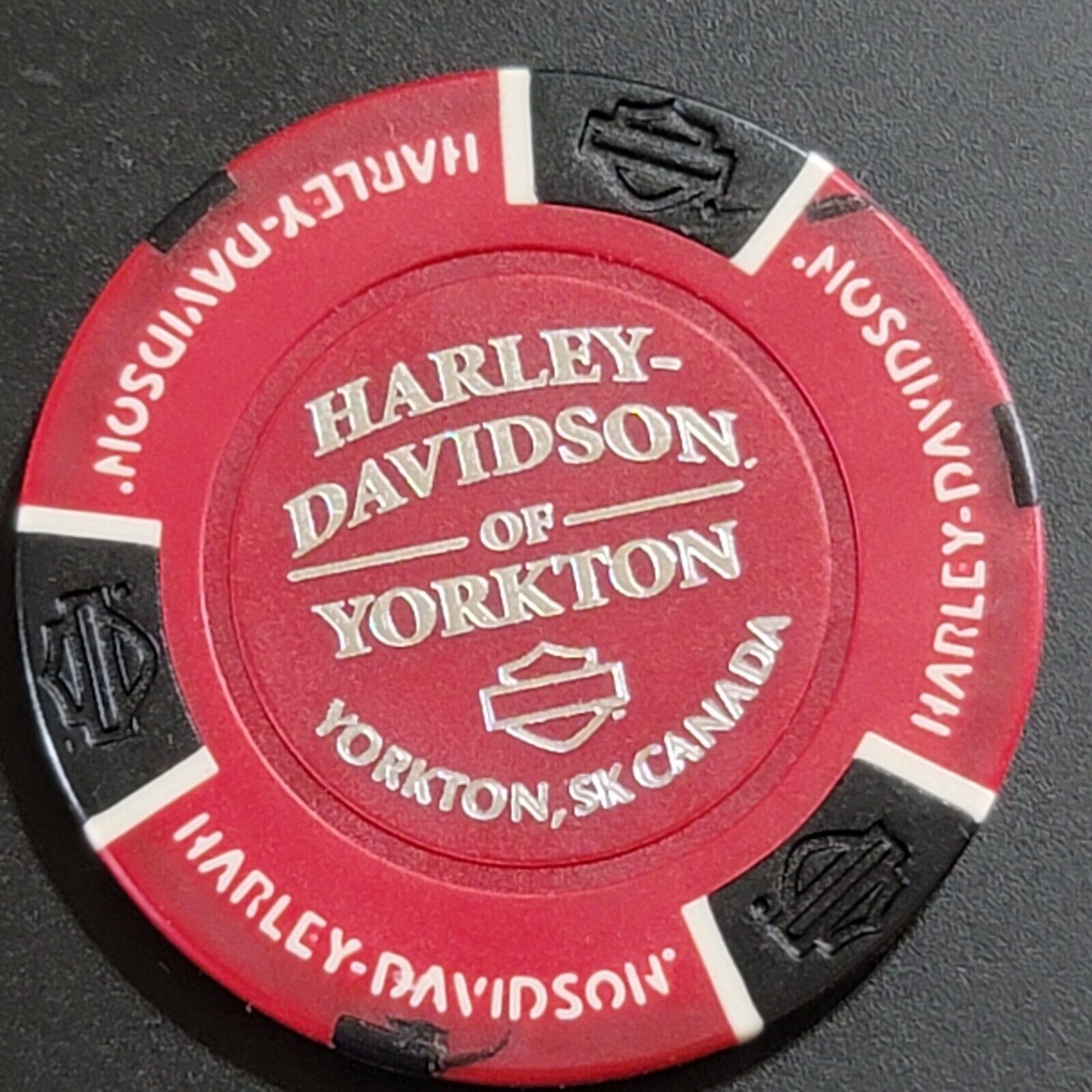 HD OF YORKTON - SASKATCHEWAN CANADA (Red/Black) International Harley Poker Chip