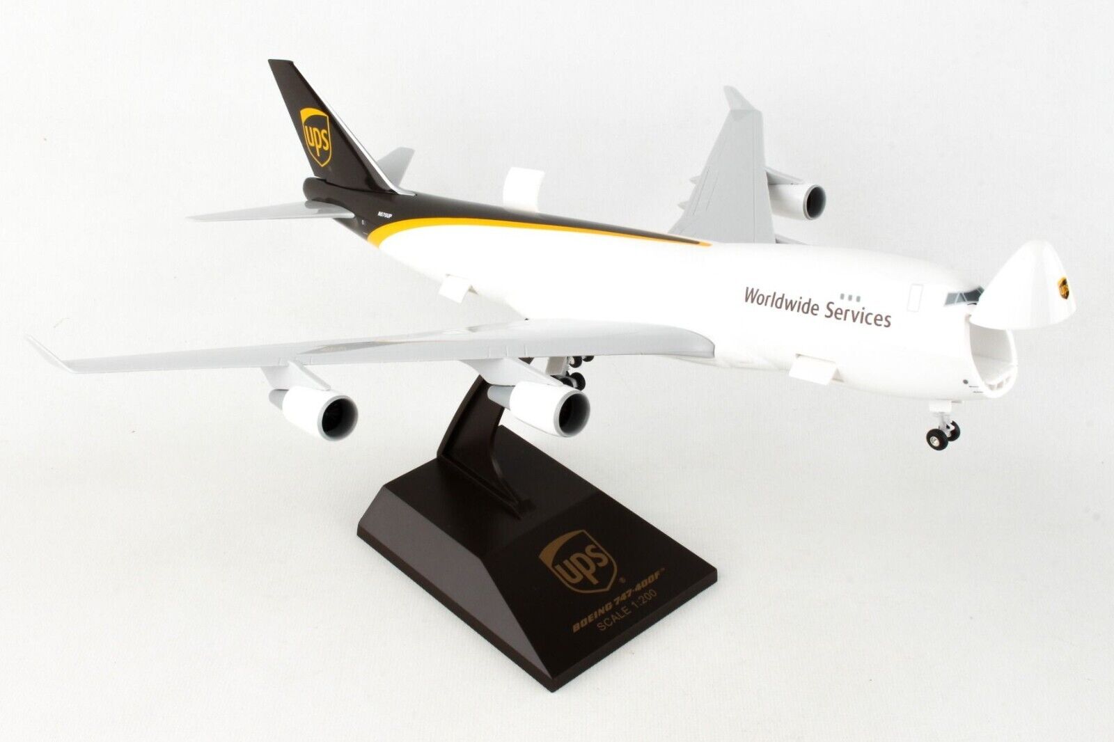 SKYMARKS (SKR1113) UPS 747-400F 1:200 SCALE MODEL WITH OPENING NOSE & DOORS