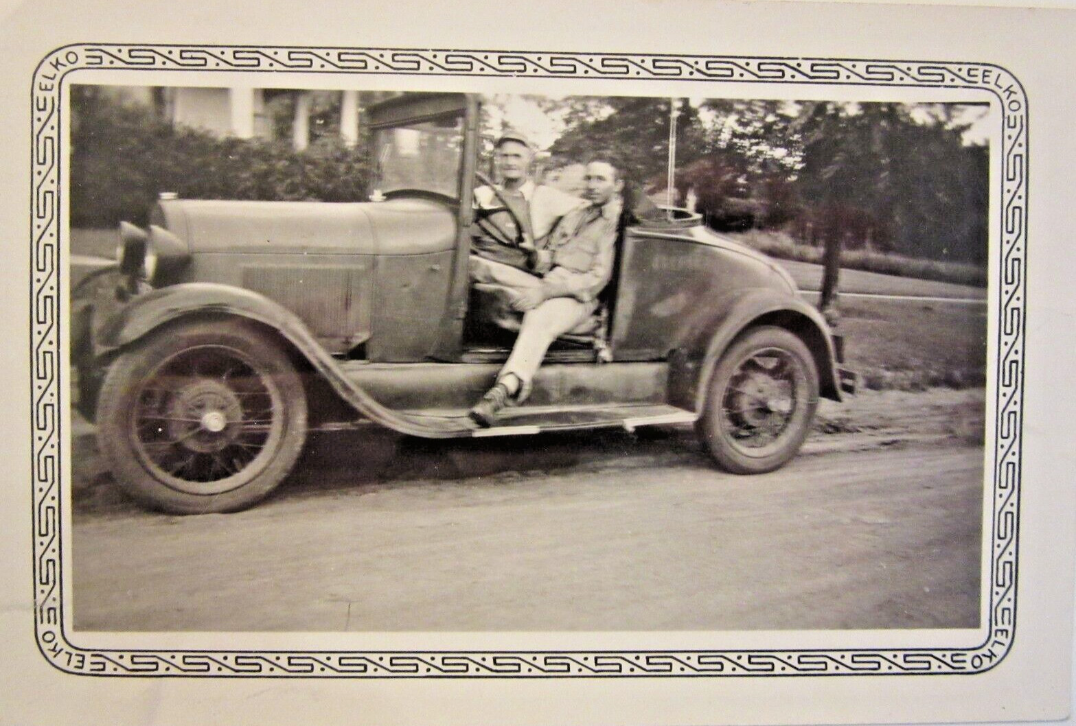 1928 -1929 FORD MODEL A Sport Coupe without door & roof, b&w photo, 5\
