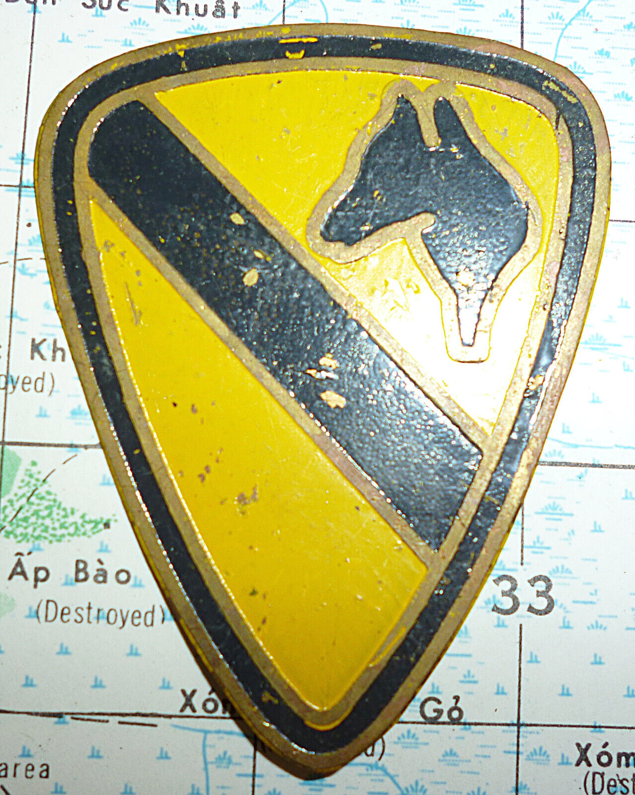 Rare Beercan Badge - US 1st AIR CAVALRY DIVISION - Banned - Vietnam War - B.655
