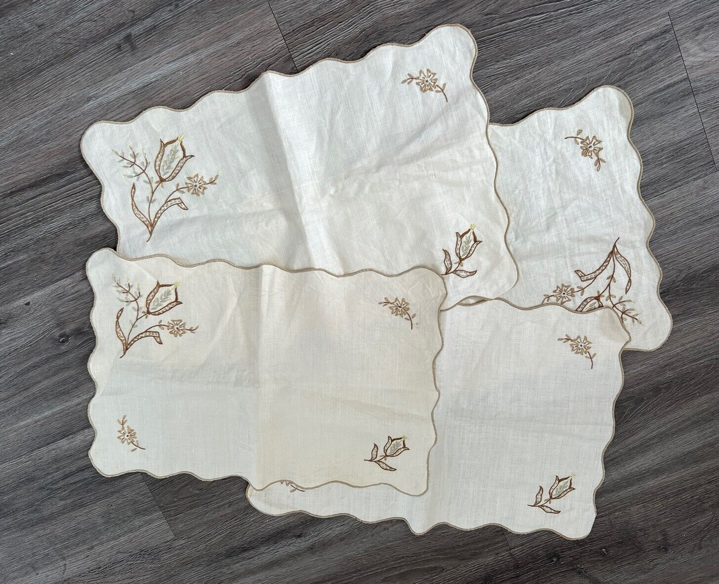 Vintage Set of 4 Dining Room Cream Floral Embroidered Placemats Cottage Core