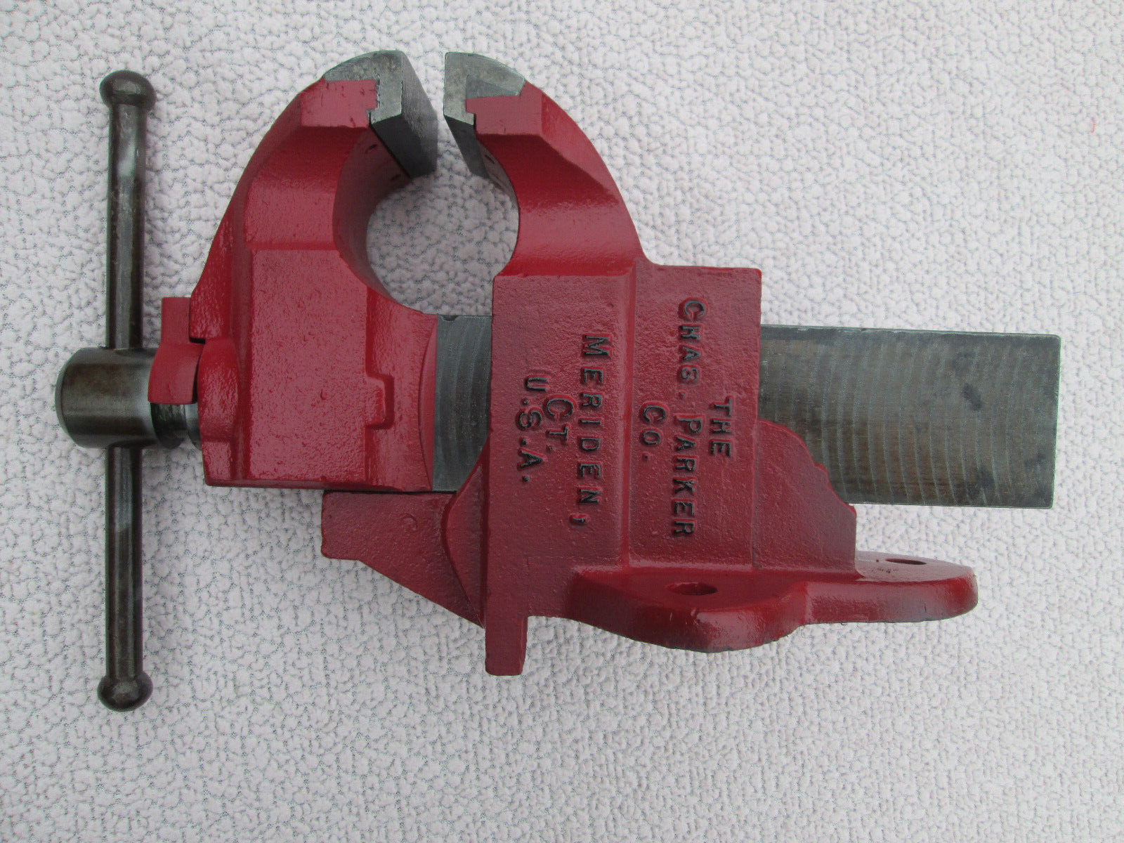 CHAS PARKER CO. 953 1/2  BENCH VISE 3 1/2\