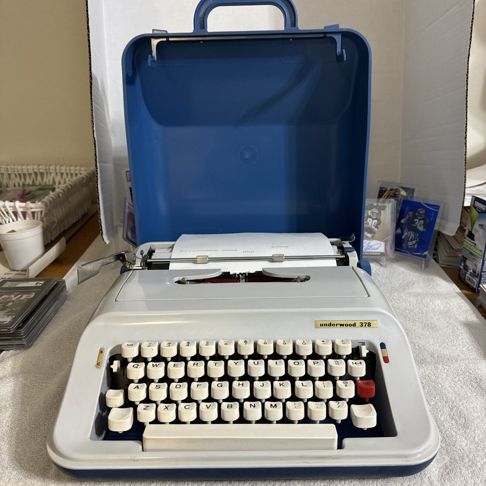VTG UNDERWOOD 378 Portable Typewriter Super Clean Tested & Working 