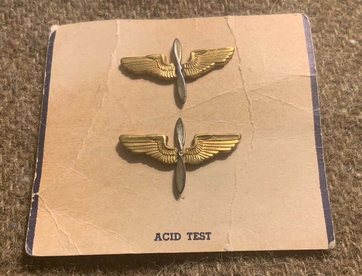 WWII USAAF Officer Winged Propeller Branch of Service Insignia on Original Card