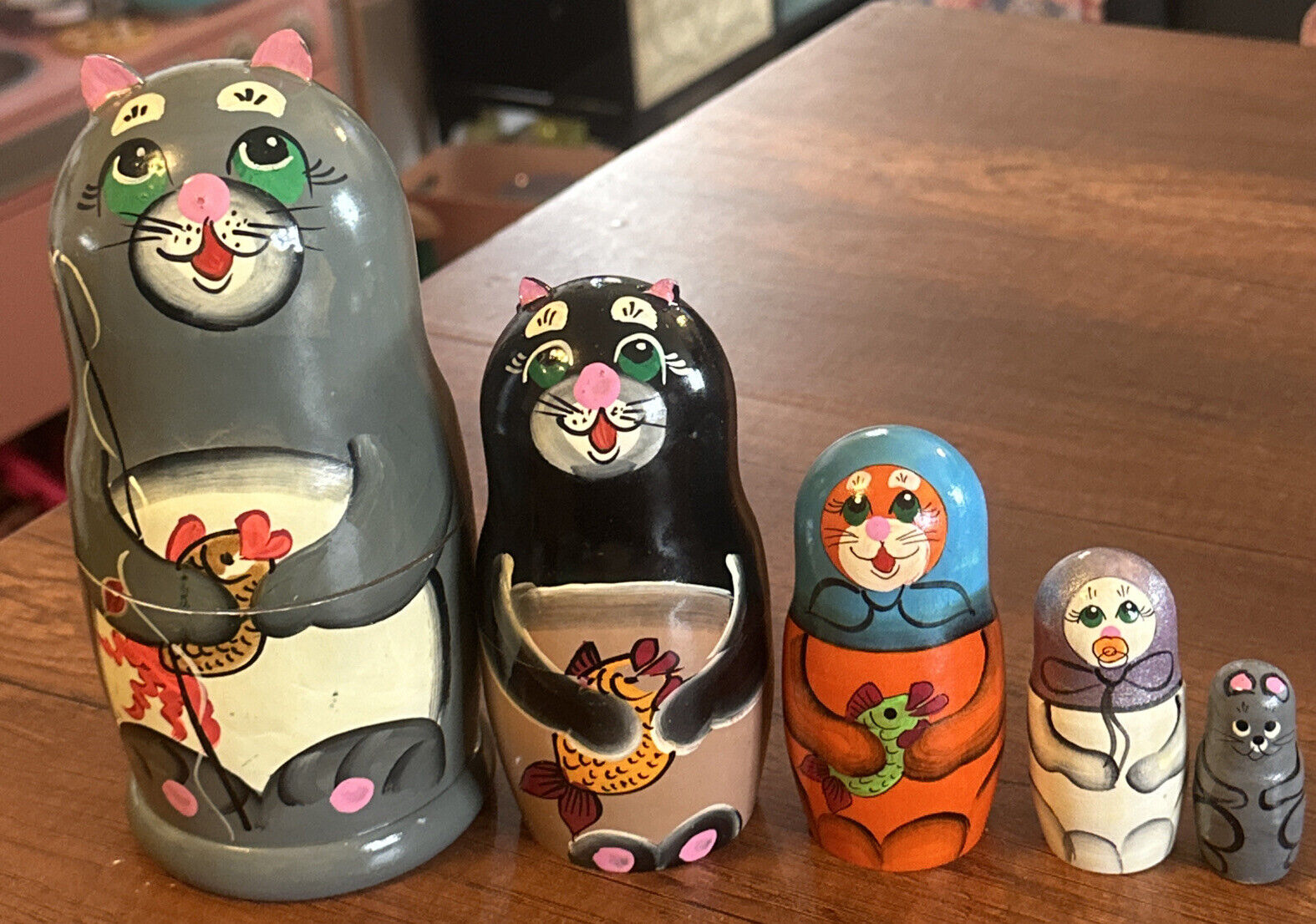 Collectible Russian Nesting Dolls cats with fish (5pc) 2-7.5\