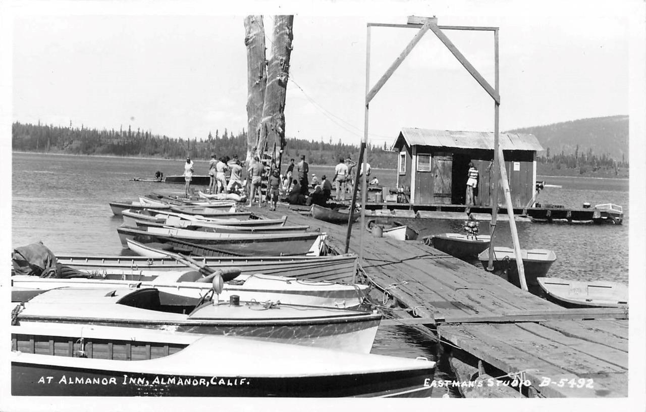 ALMANOR INN California RPPC LAKE ALMANOR Boats & Dock 1940s Vintage Postcard