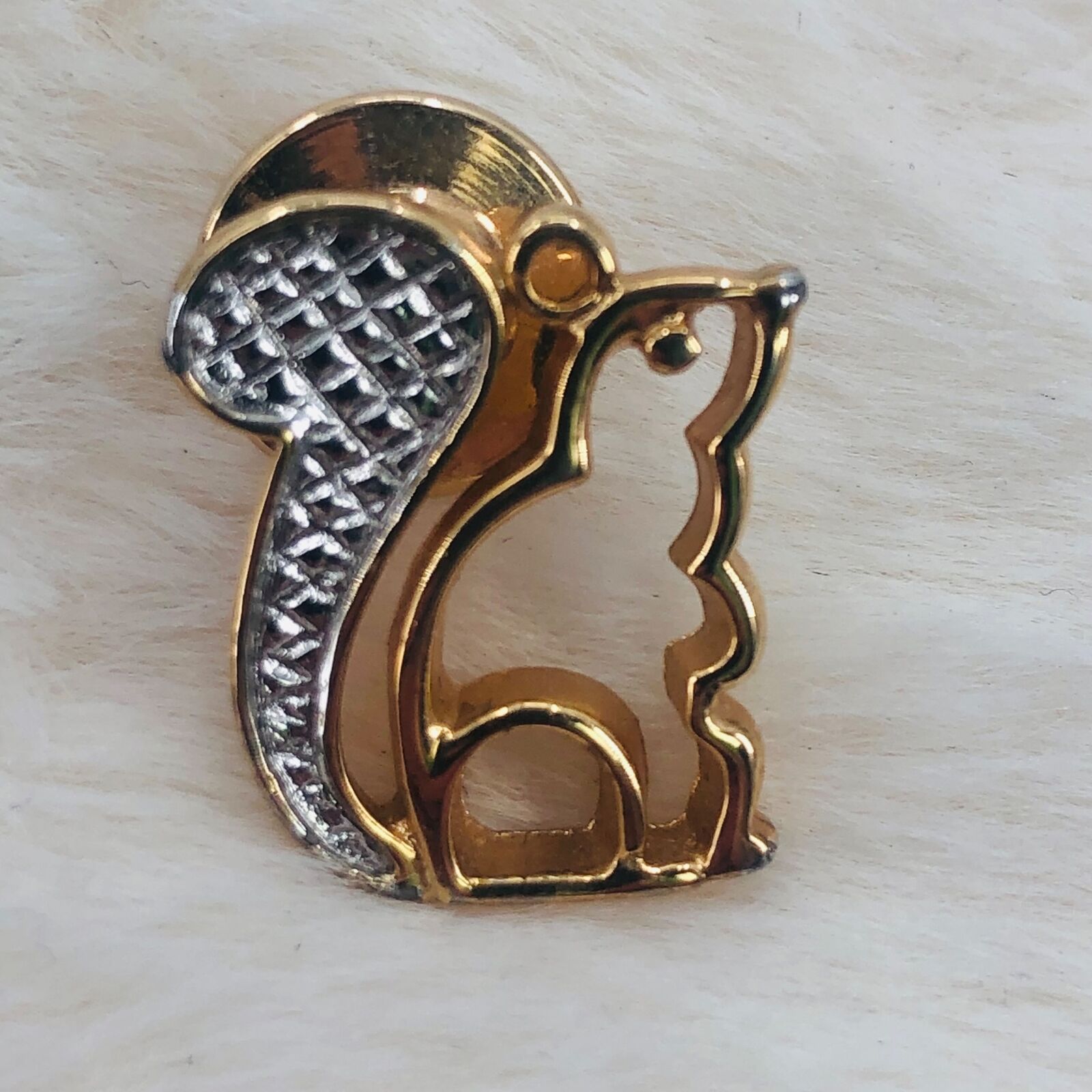 Vtg Avon Gold Tone Lapel Tac Pin - Animal Pins Squirrel
