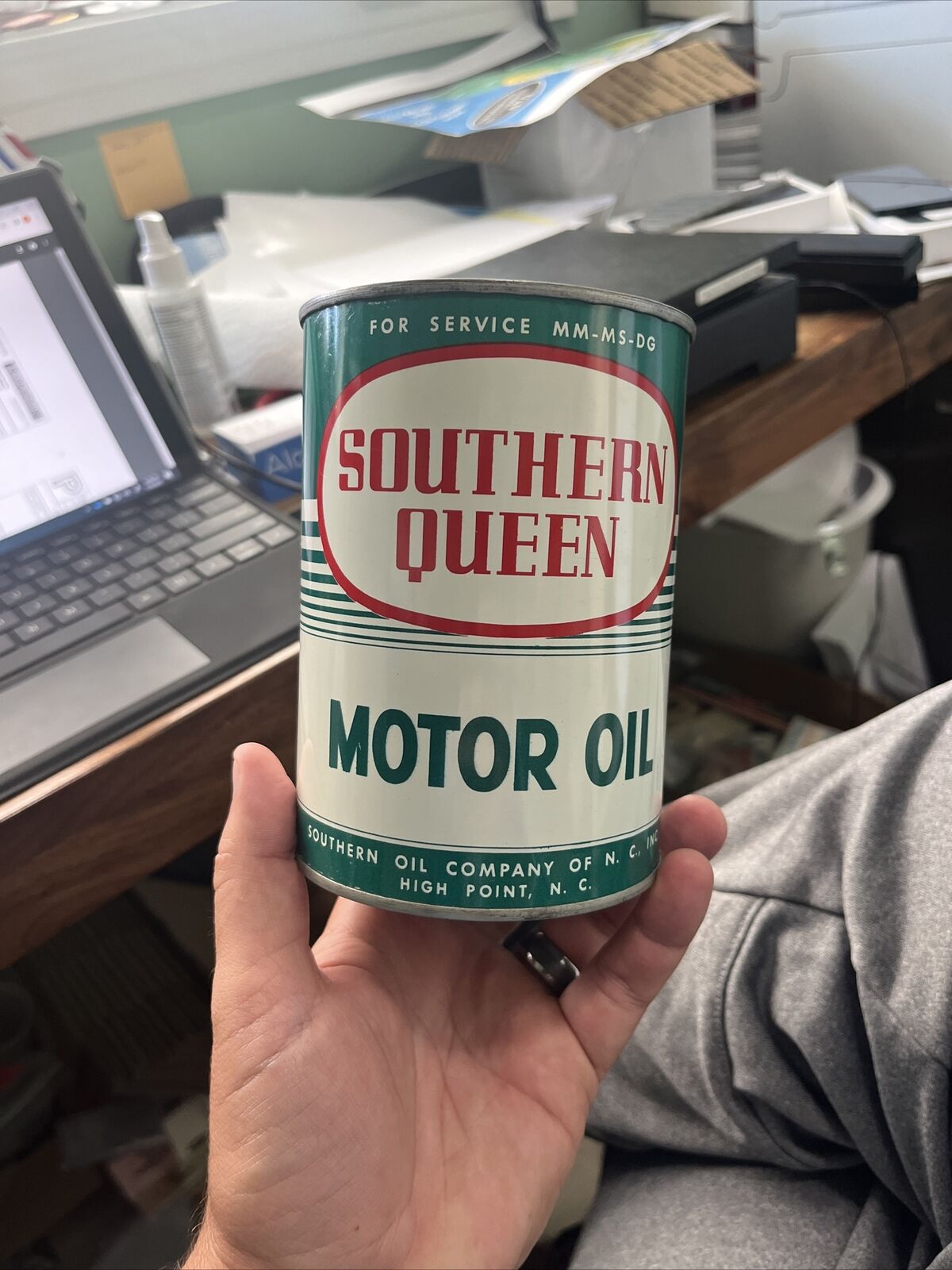 1960’s SOUTHERN QUEEN Motor Oil Can 1 qt. - High Point NC