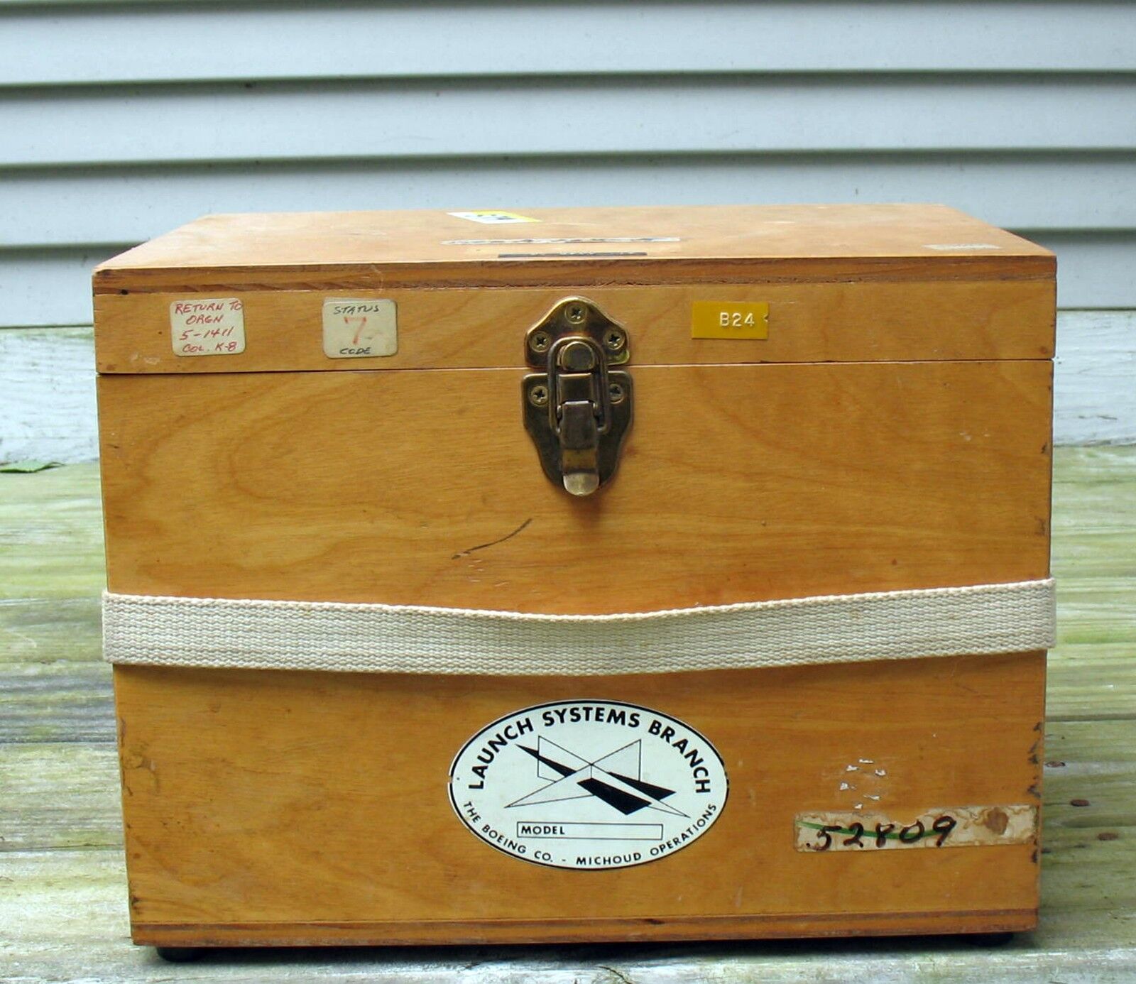 Incredibile Authentic Original Apollo Program Equipment Marked NASA w/Boeing Box
