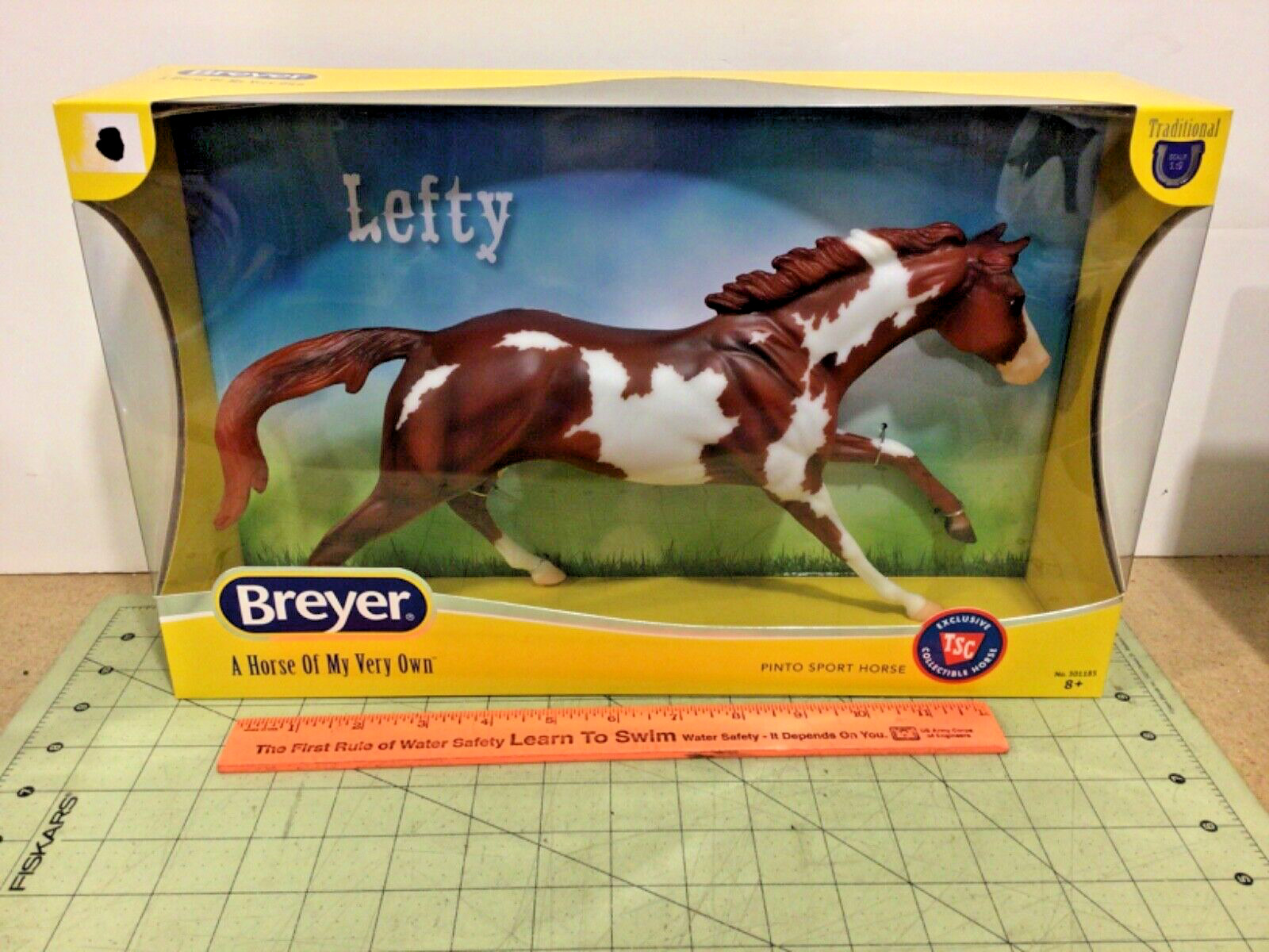 Breyer TSC Exclusive Lefty Pinto Sport Horse Limited Edition 1:9 scale