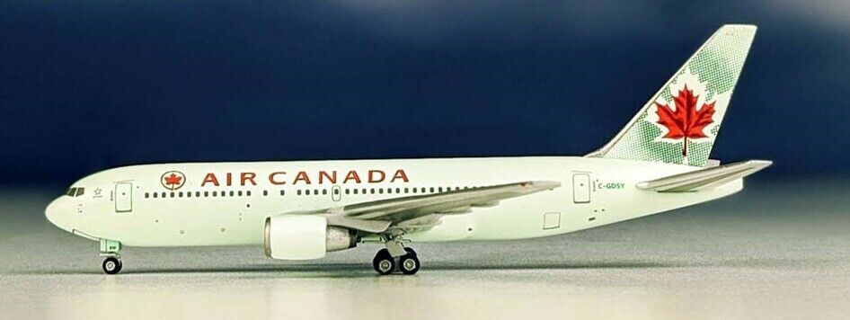 Aeroclassics ACCGDSY Air Canada Boeing 767-200 C-GDSY Diecast 1/400 Jet Model