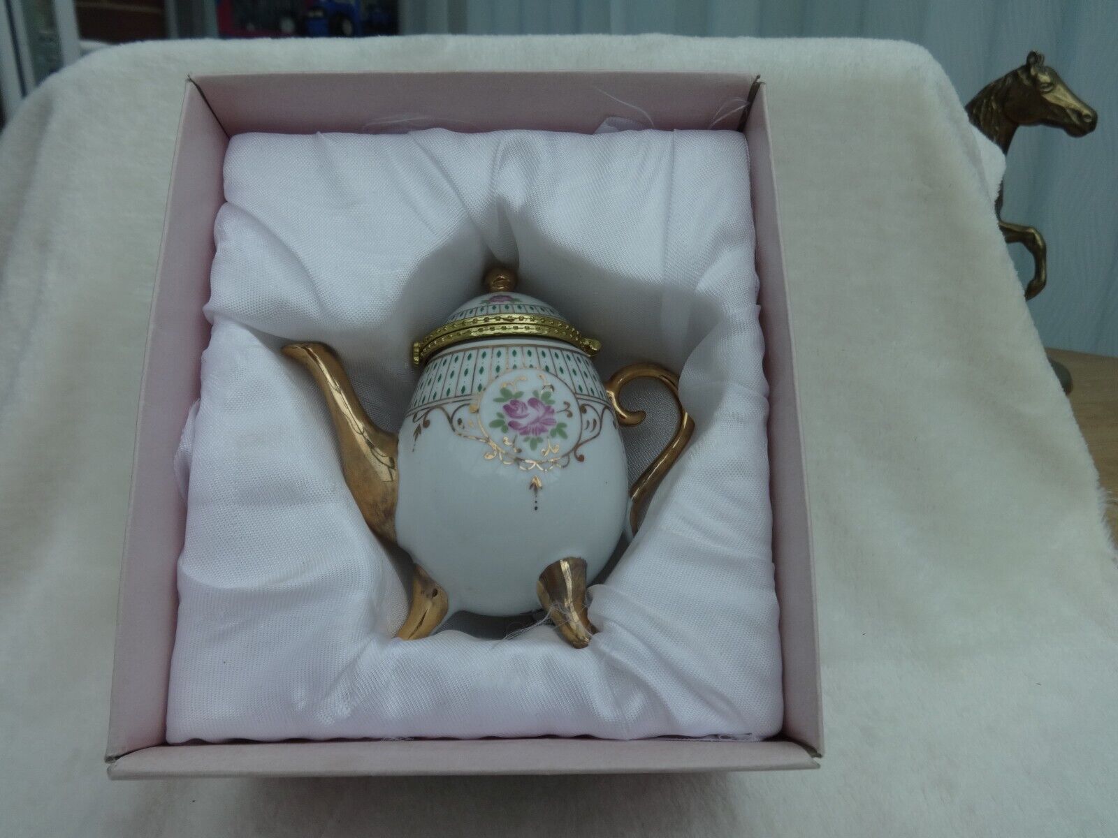 Vintage Porcelain Tea Pot  Trinket Box Pill Box Hinged In Box No Lid Leandrao