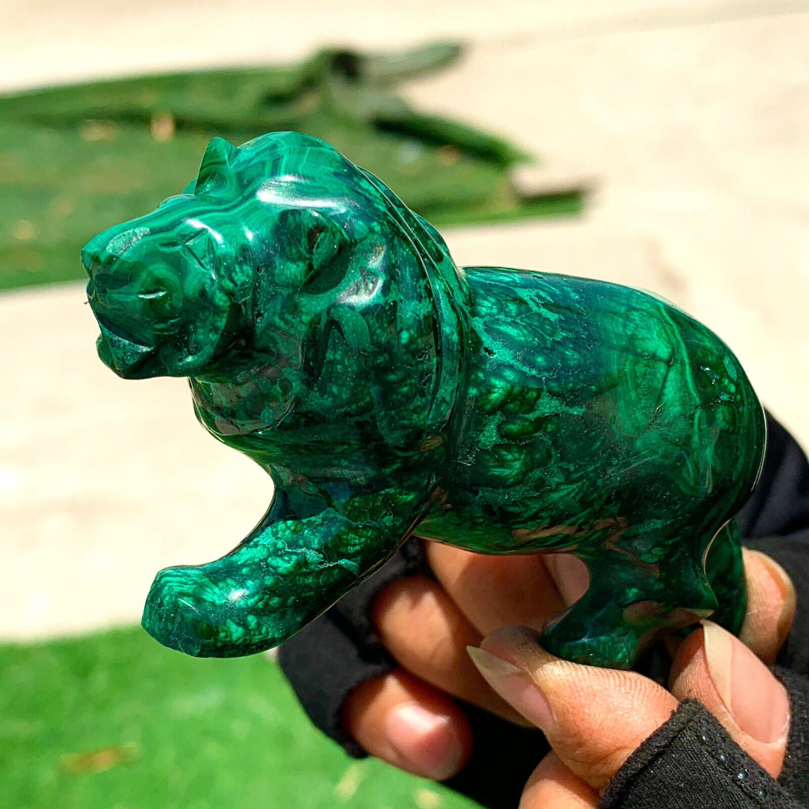 229G Natural glossy Malachite Crystal Handcarved lion mineral sample