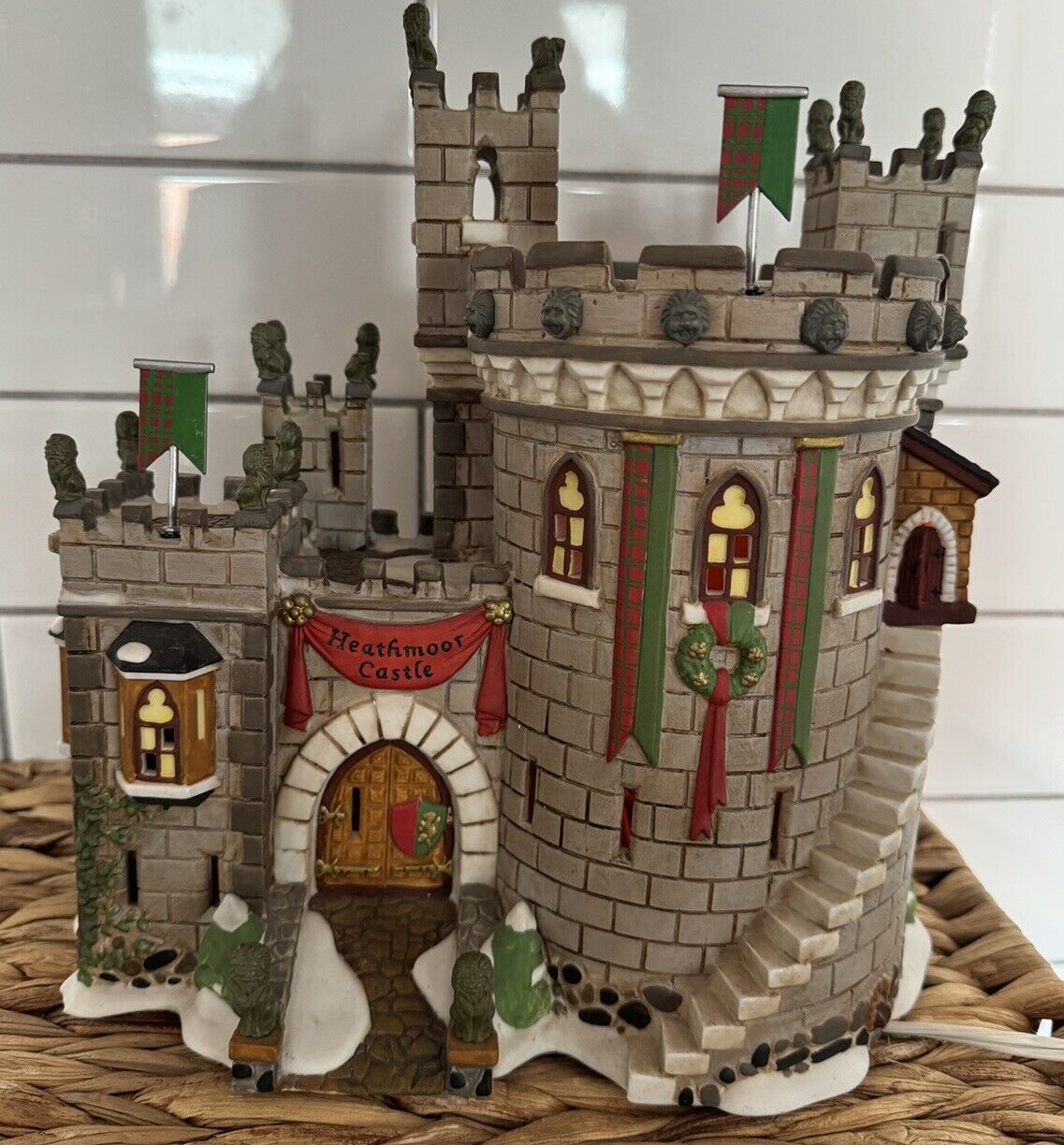 Department 56 Dickens\' Village - HEATHMOOR CASTLE - Limited 1 yr production