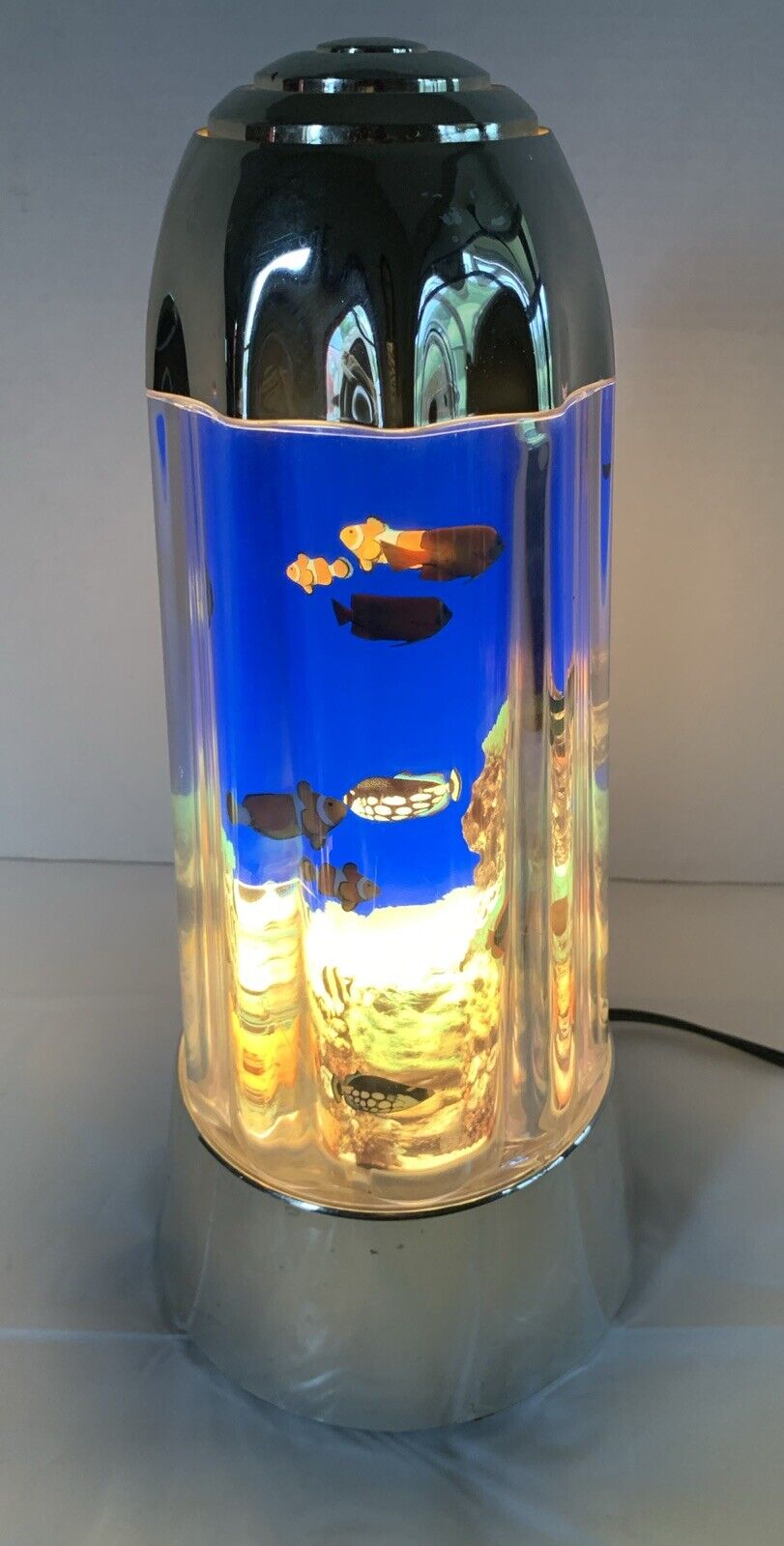 Vtg Aquarium Rotating Motion Lamp Light Spencer Gifts Fish 1990s