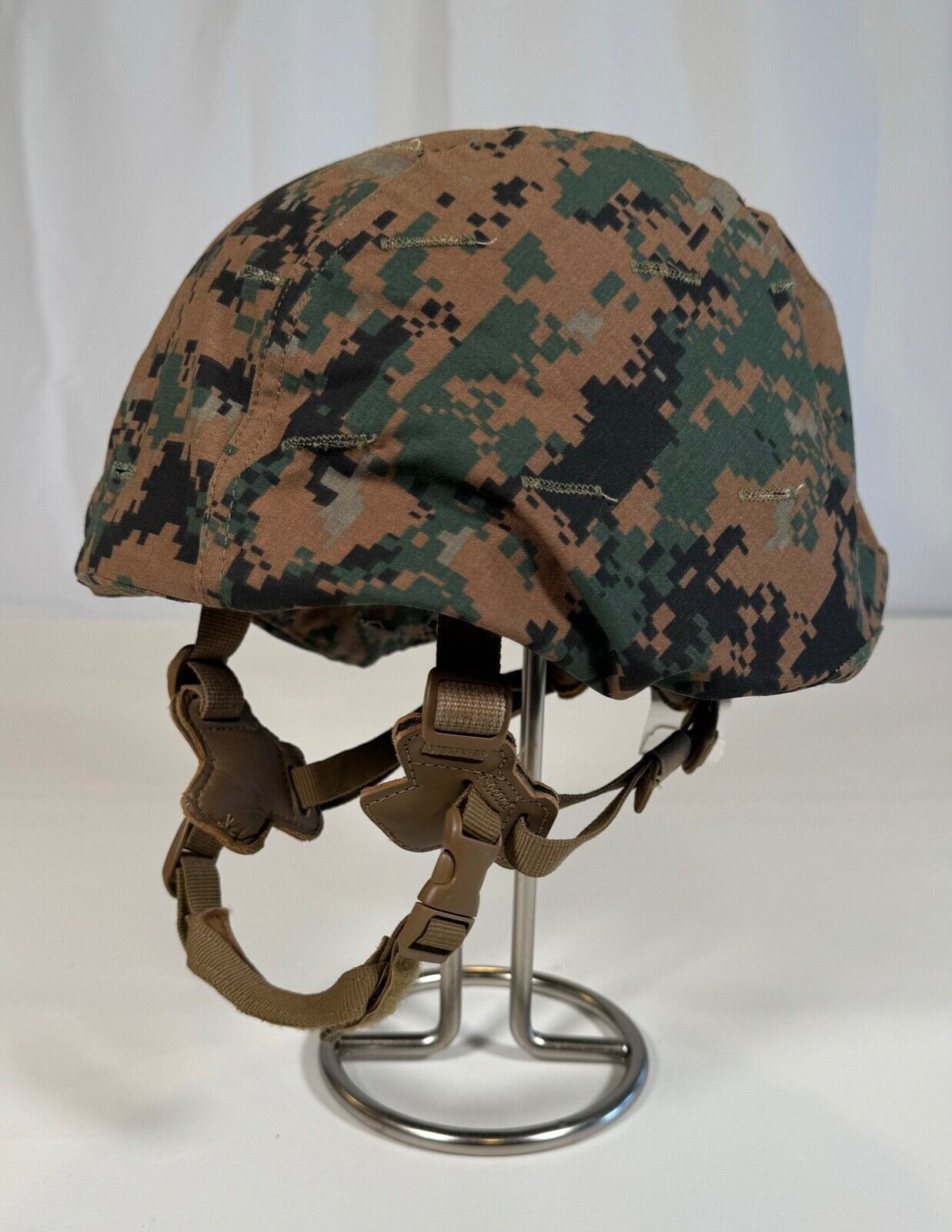 USMC BAE Systems Lightweight Helmet LWH w/ Chin Strap New Padding & Cover Medium