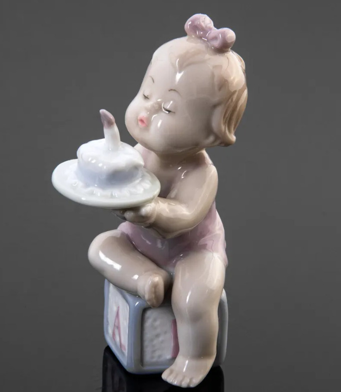 Statue Porcelain Vintage 2015 Stamped Beautiful Rare Decor Girl Gift Unique 99g