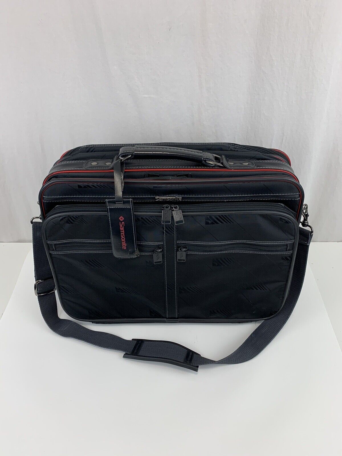 Collectible Samsonite Qantas Airline Bag Black With Strap Exclusive Luggage