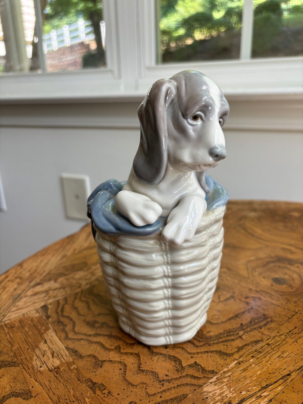 LLADRO 1128 Dog in a Basket Porcelain Figurine  Basset Hound