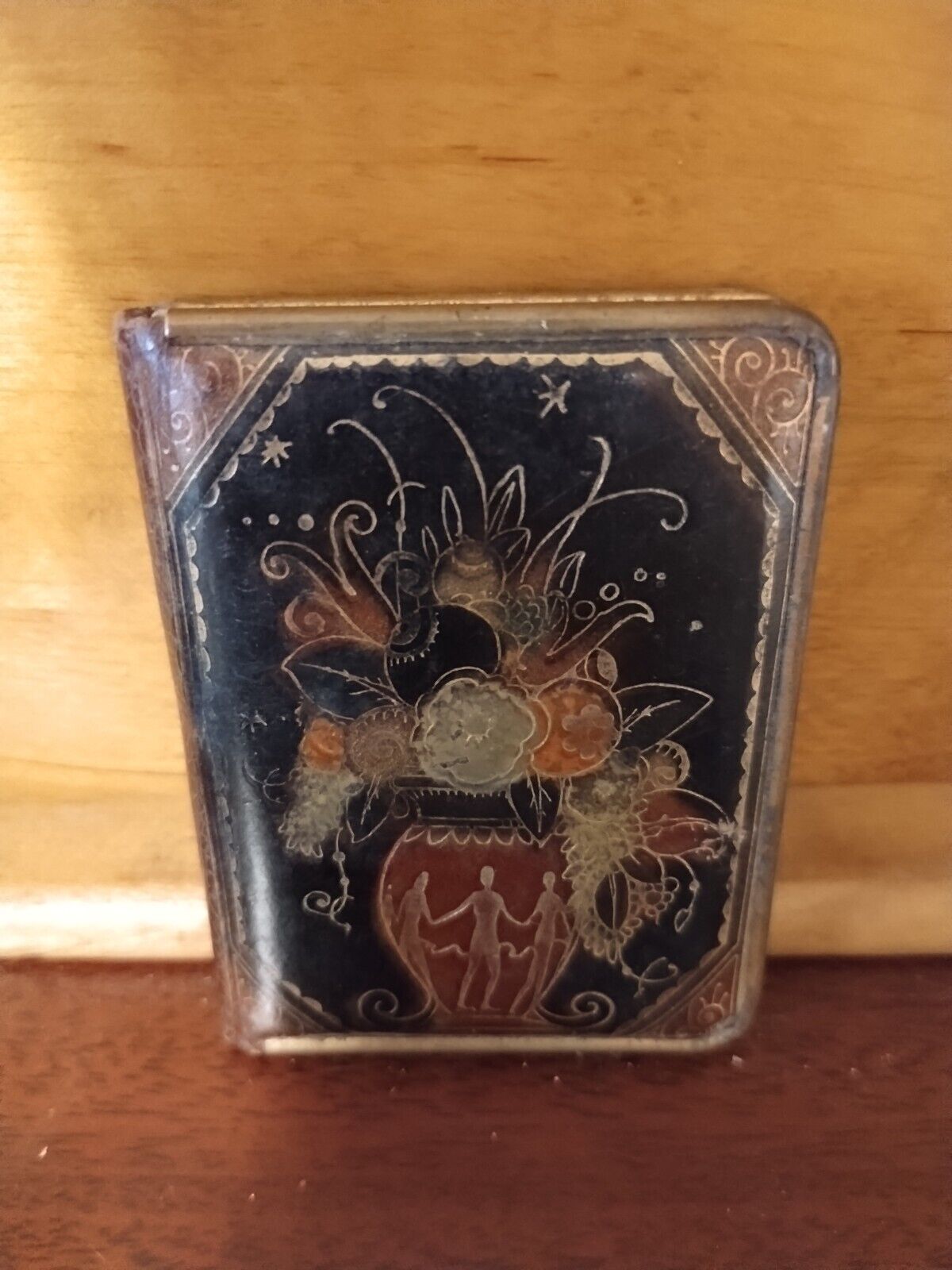 Vintage Leather Embossed Makeup Compact