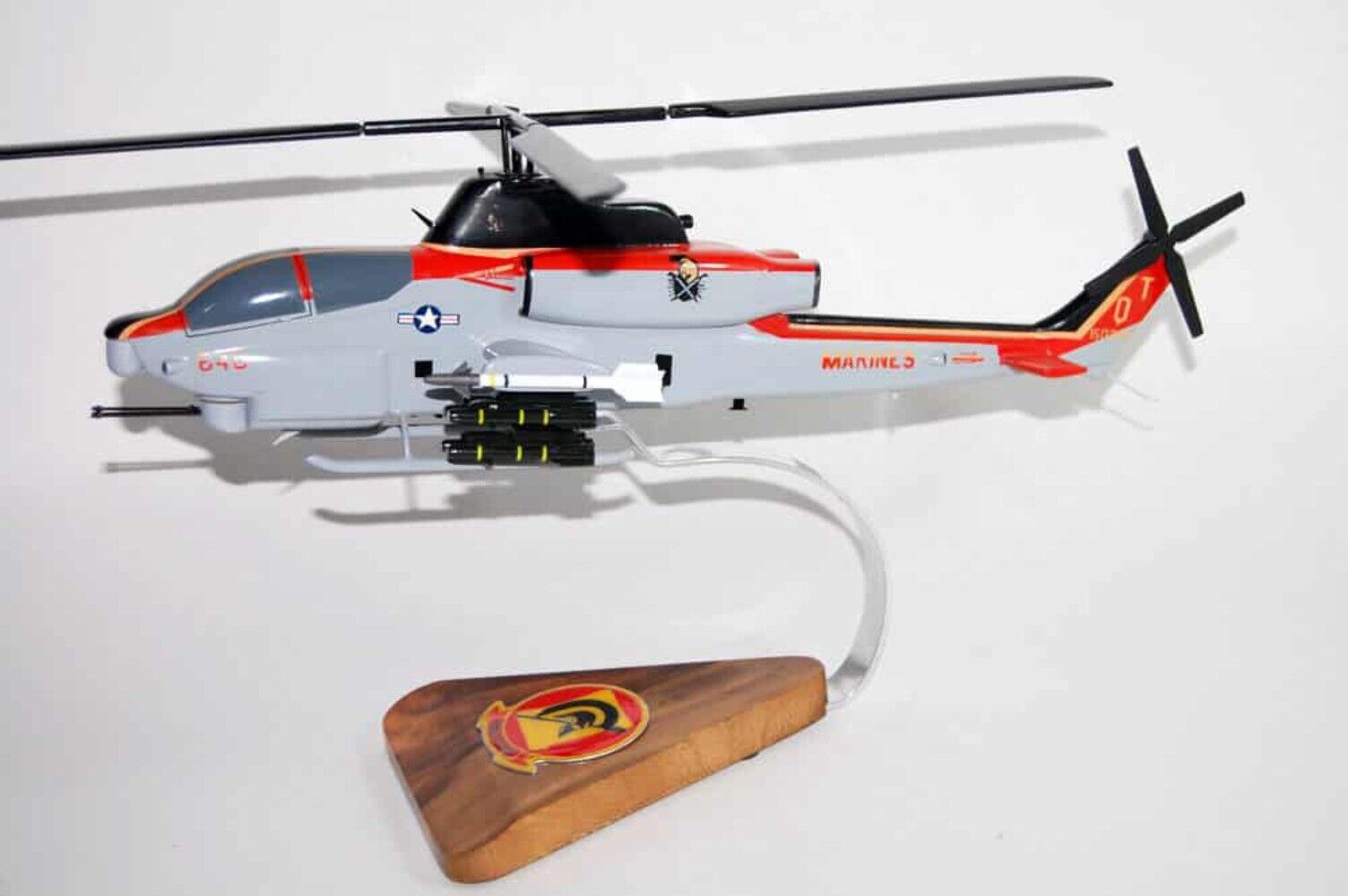 Bell® AH-1Z Viper, HMLAT-303 Atlas, 16\
