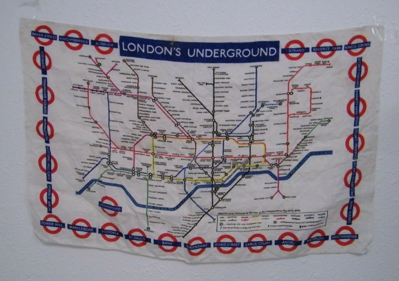 1960\'S LONDON\'S UNDERGROUND MAP ON CLOTH / MATERIAL 19\