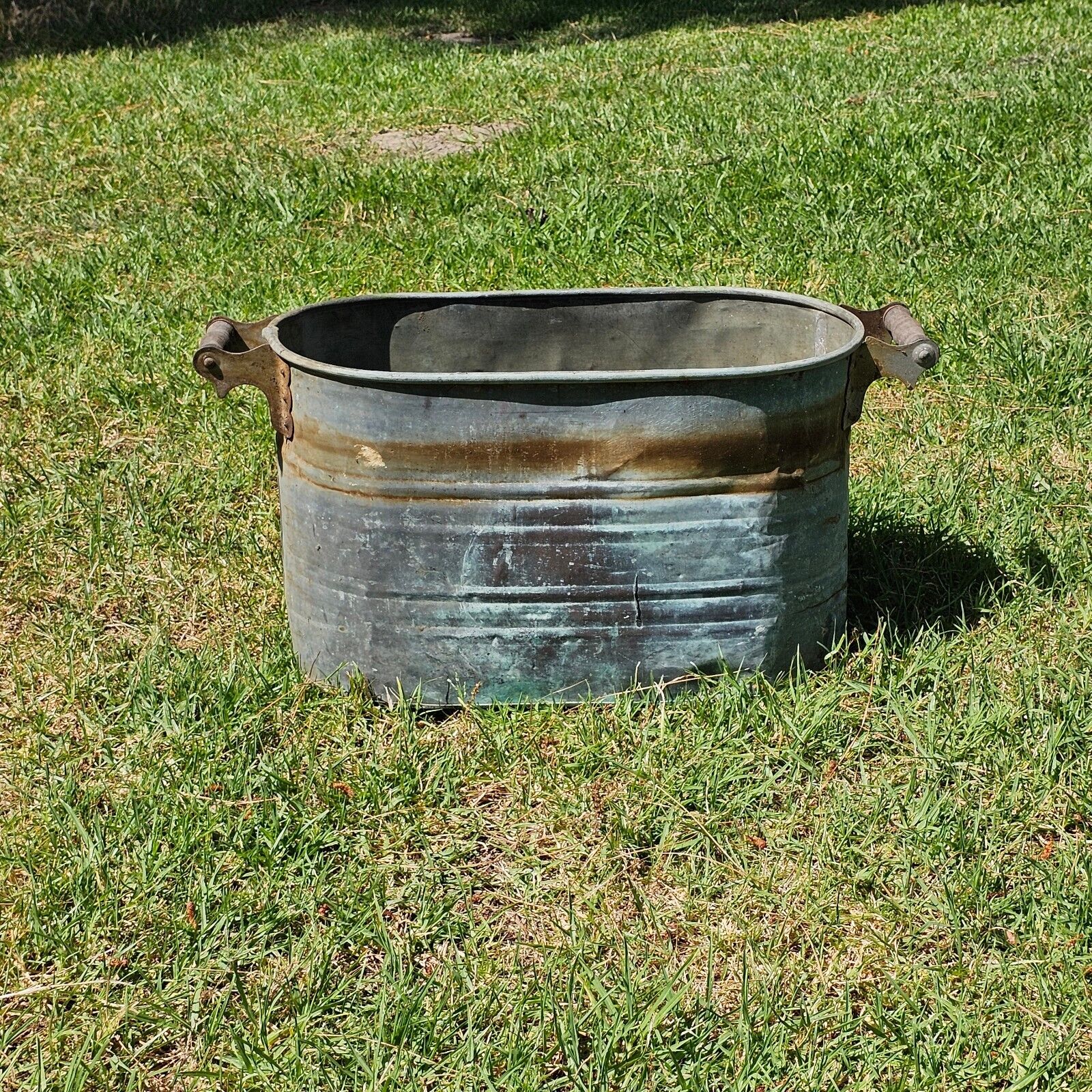Antique Rustic Copper Boiler Wash Tub Planter Wood Handles 22\