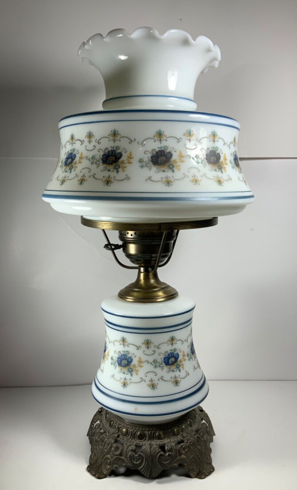 Vintage Quoizel Abigial Adams Glass Hurricane Lamp 21 in.