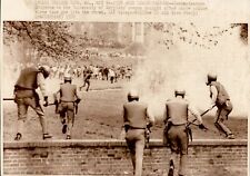 LG67 1970 AP Wire Photo UNIV MARYLAND STATE COPS TEAR GAS PROTEST DEMONSTRATORS picture