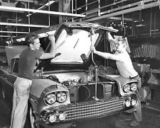 1958  CHEVROLET Assembly Line Photo  (229-T) picture
