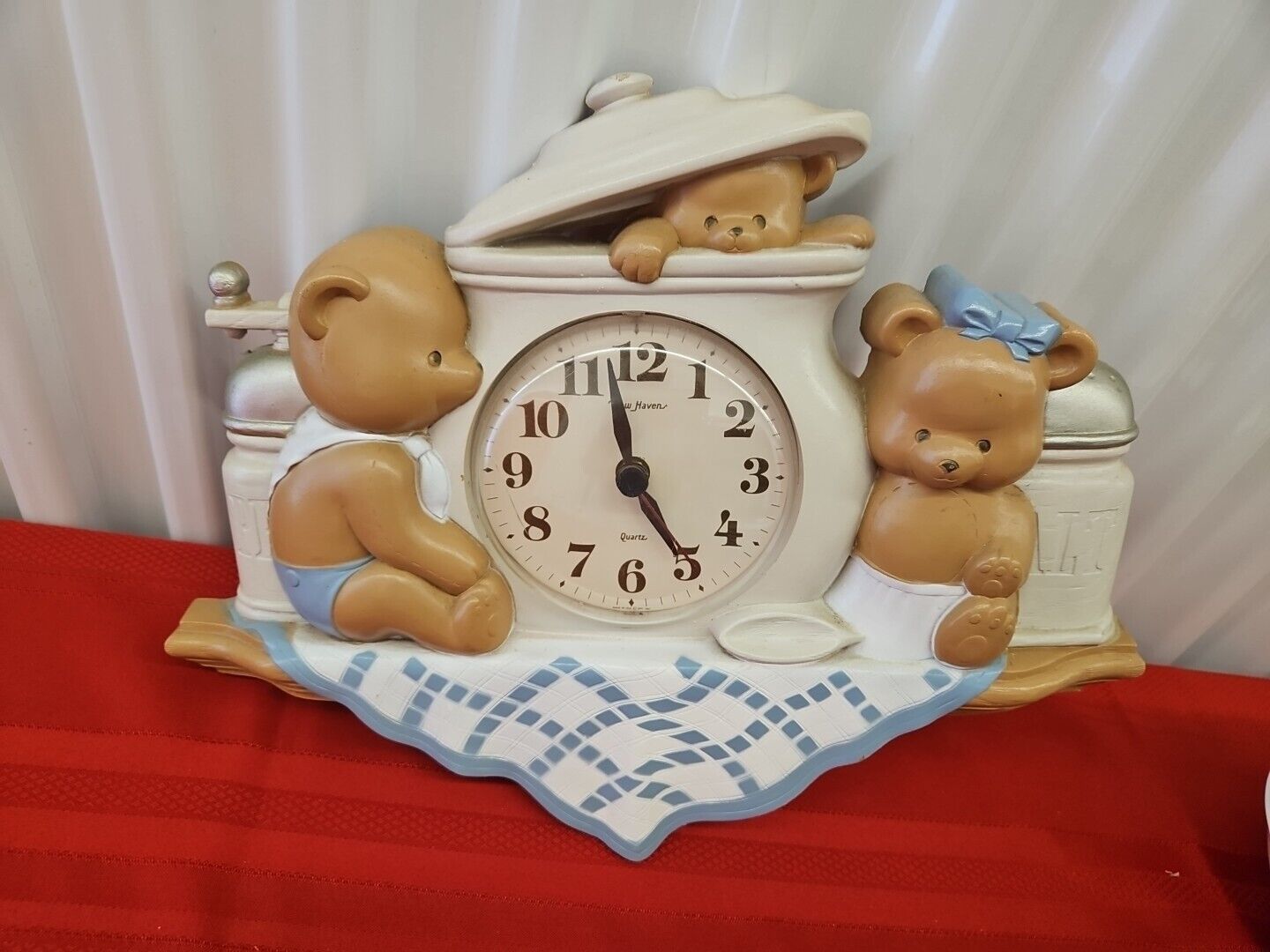 Burwood Vintage Teddybear Family Kitchen clock Works 1 AA Battery Pre-owned 