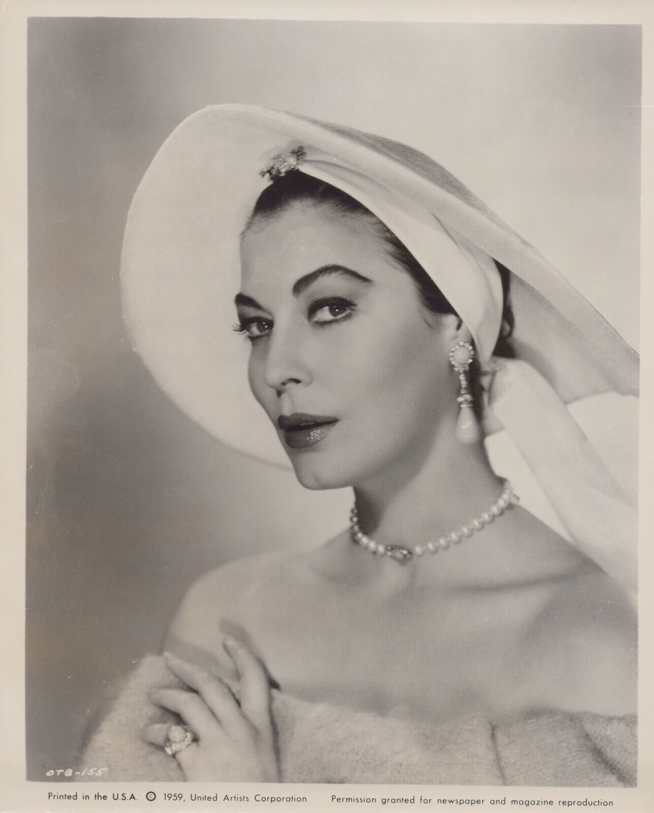 Ava Gardner (1959) 🎬⭐ Stylish Glamorous Pose - Vintage Seductive Photo K 206