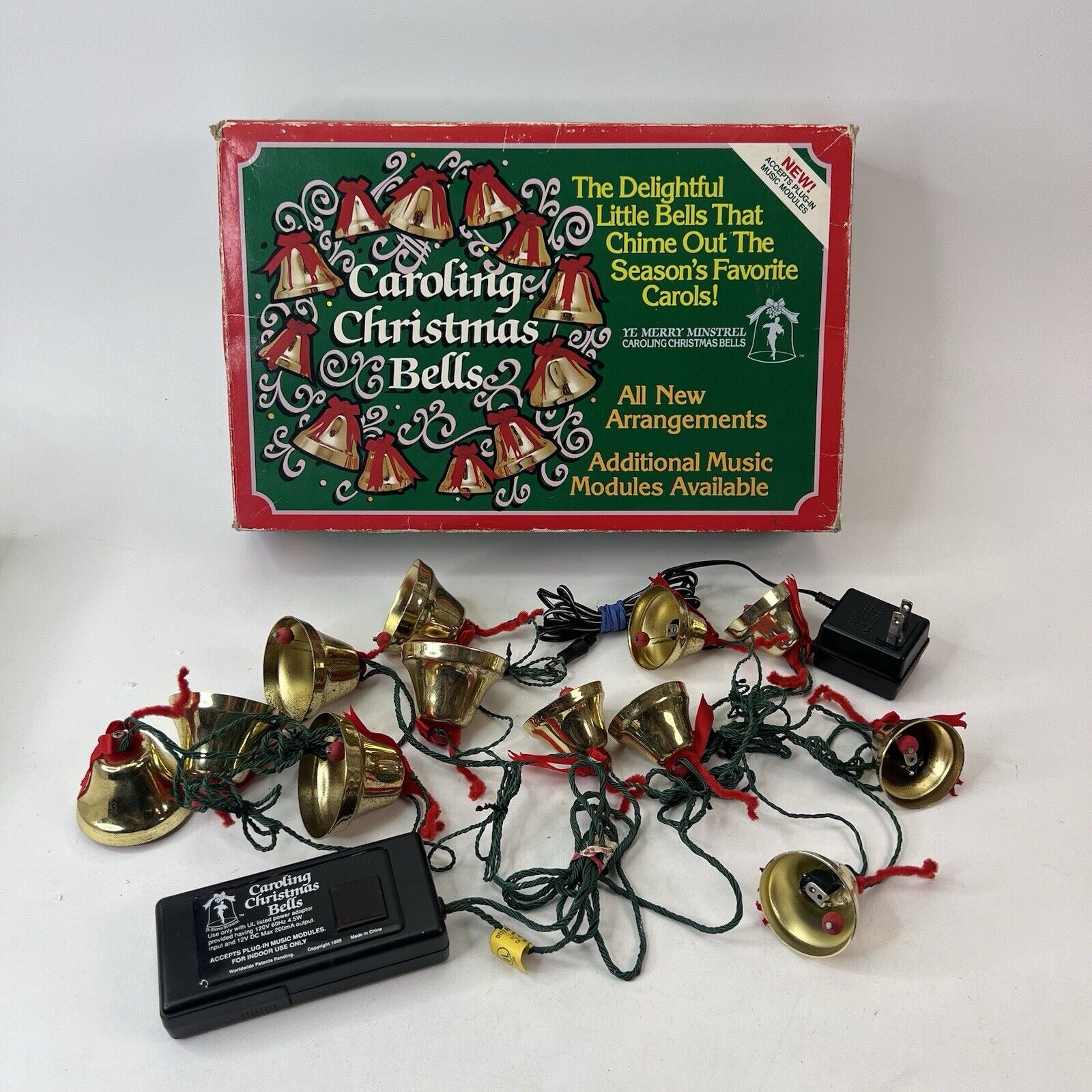 Vintage Ye Merry Minstrel Caroling Christmas Bells Plays 25 Carols